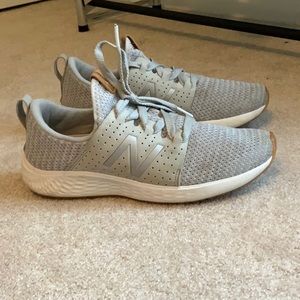 New balance gray sneaker
